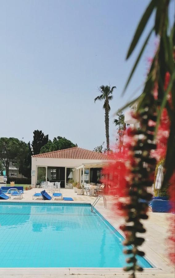 Ξενοδοχείο με διαμερίσματα μανταλένα 3*