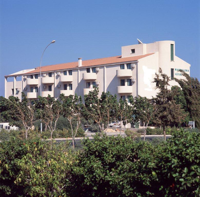 Ξενοδοχείο με διαμερίσματα μανταλένα Πρωταράς