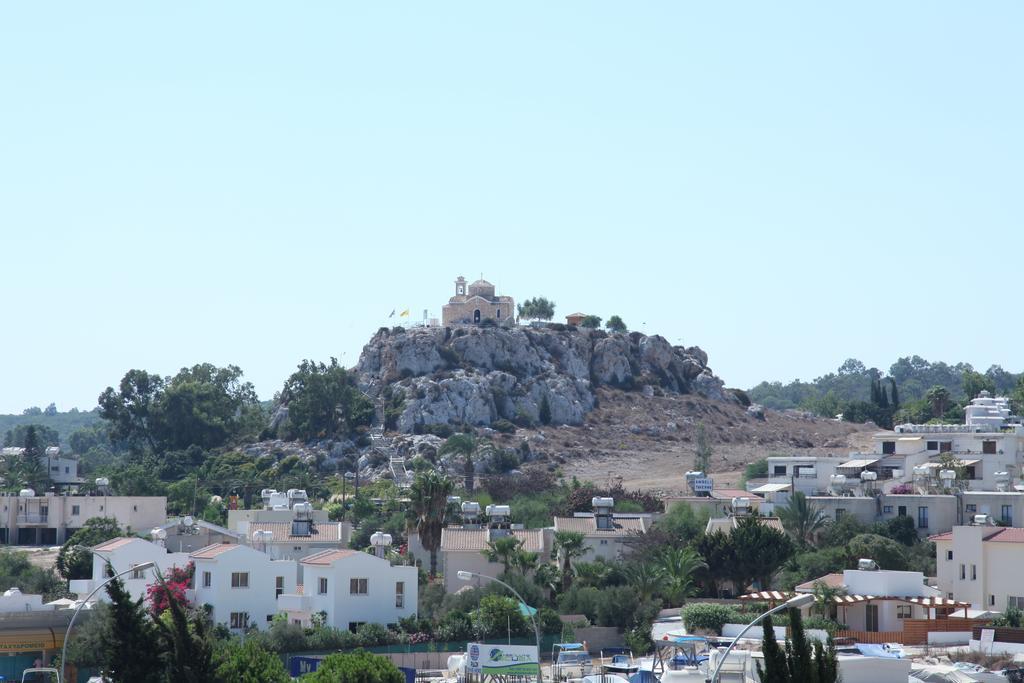 מלון דירות Mandalena 3*